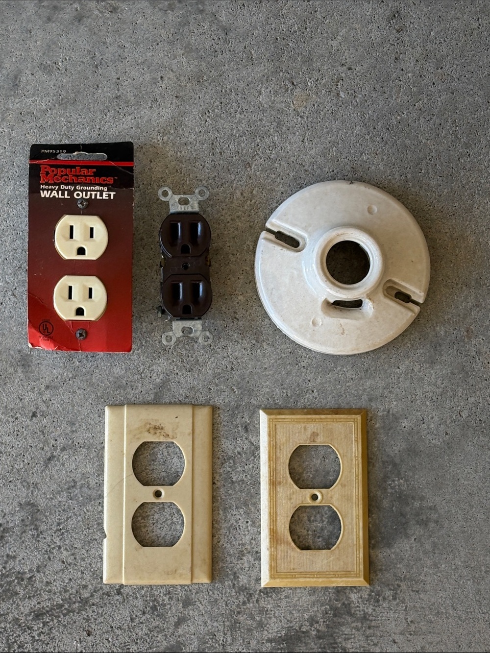 Heavy Duty Grounding Wall Outlet Receptacles with covers